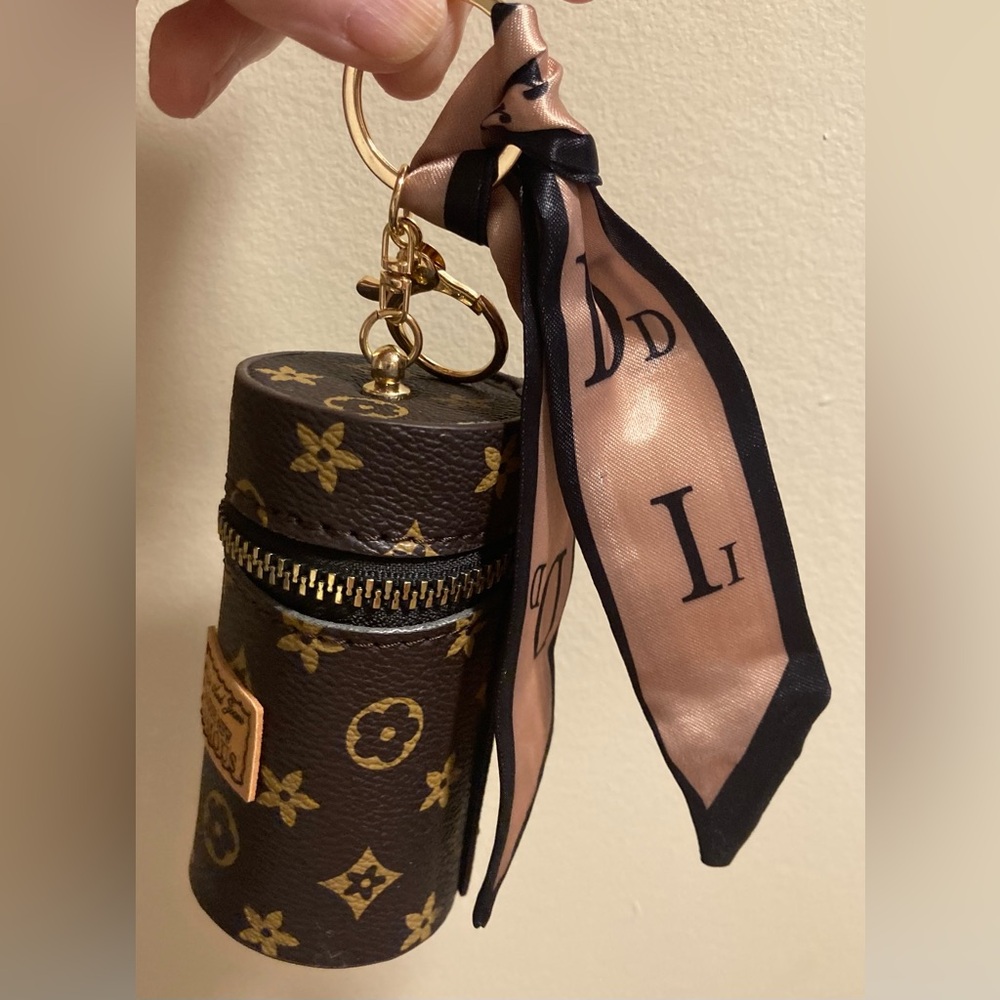 FASHION Bag Charm/ Keyholder with Gold Hardware and Scarf  NWOT - Picture 4 of 5